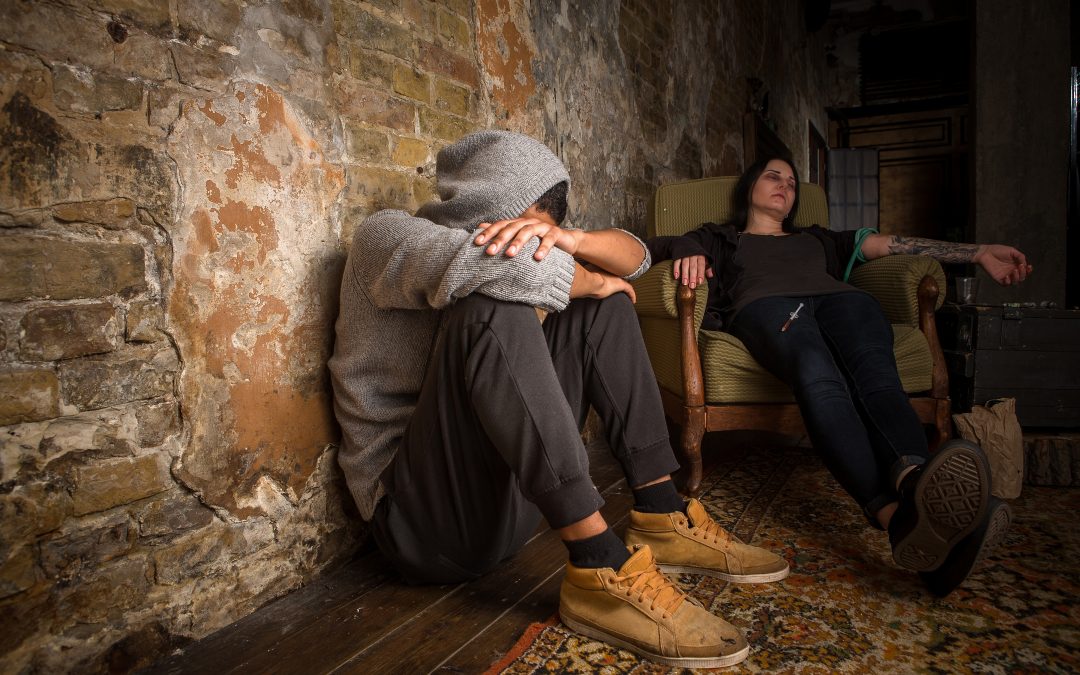 How to Spot a Heroin Addict or Heroin Addiction – and Help Save Their Life